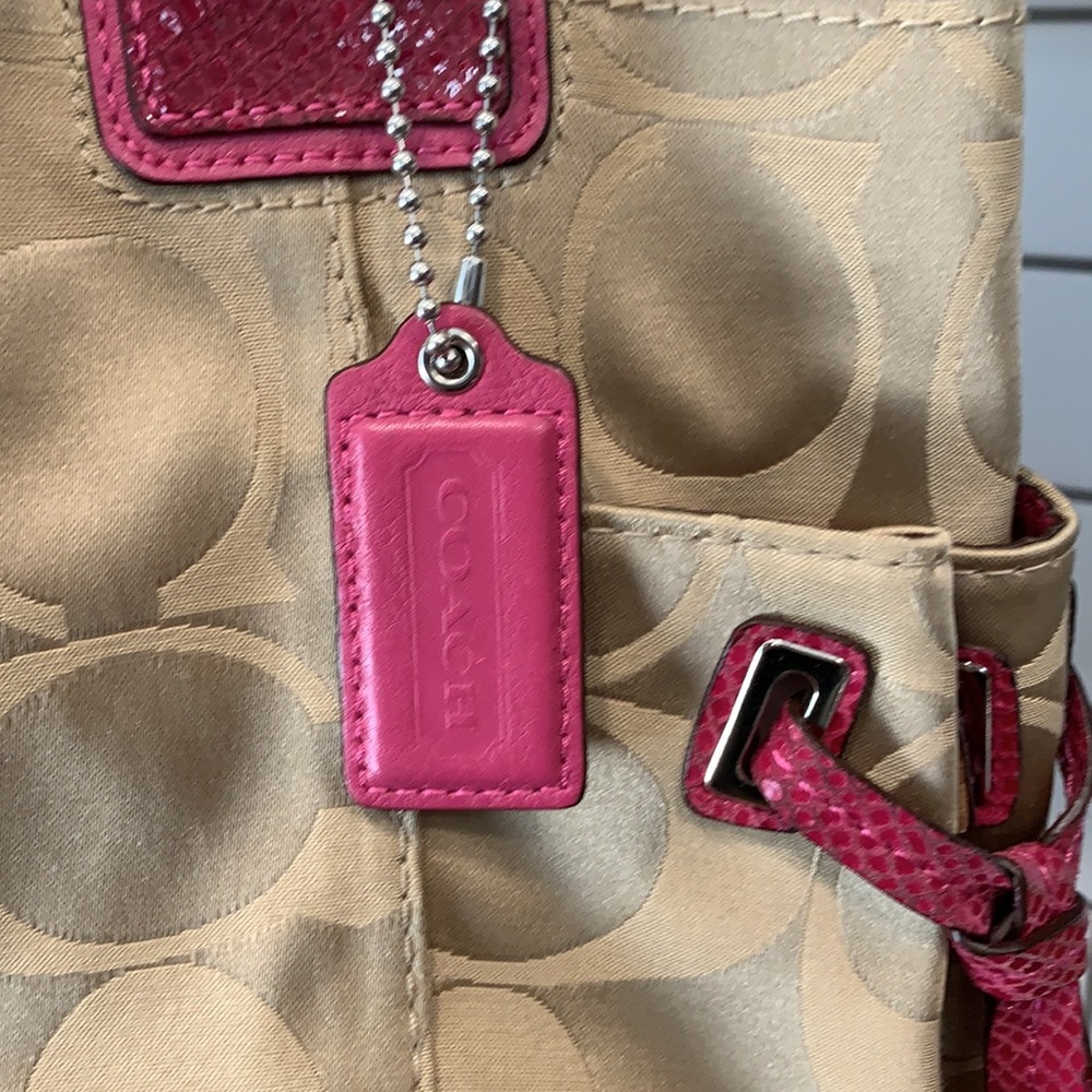 Coach authentic Handbag - Picture 2 of 14